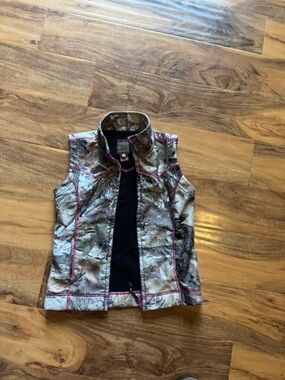 Roper Camo Vest with Pink Trim